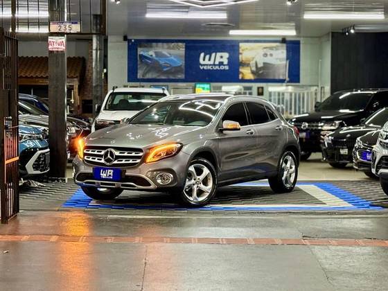 MERCEDES-BENZ GLA 200 1.6 CGI FLEX ENDURO 7G-DCT MERCEDES-BENZ GLA 200 1.6 CGI FLEX ENDURO 7G-DCT